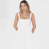 Doireann - Chic Midi Dress